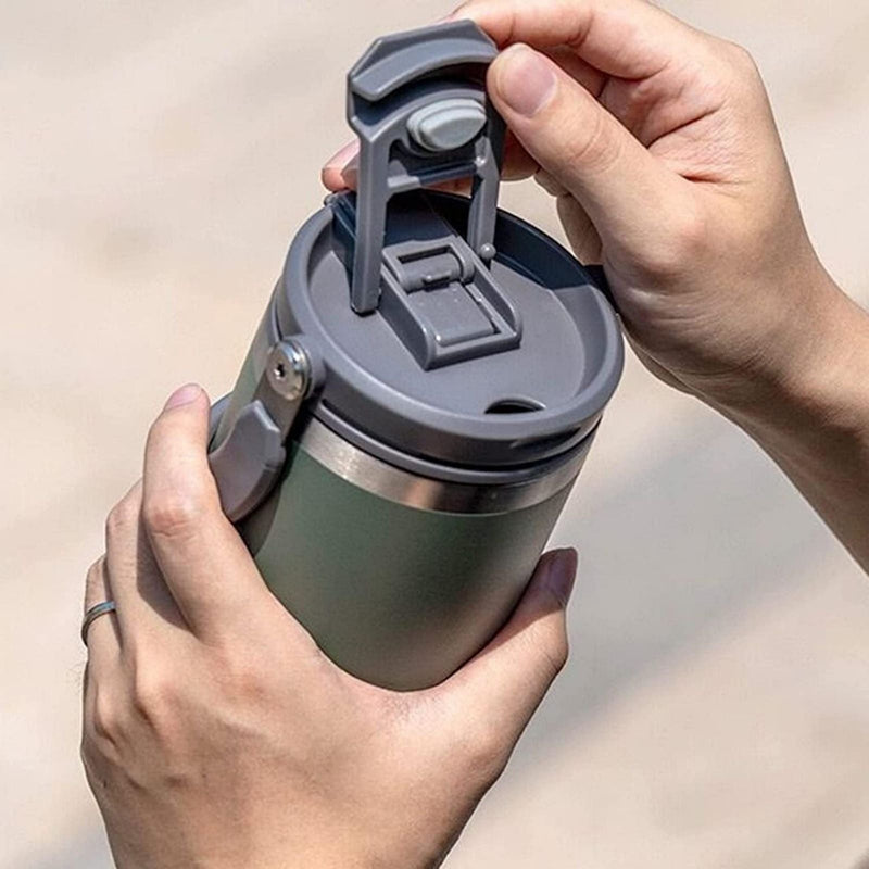 750ML Black Stainless Steel Travel Mug with Leak-proof 2-in-1 Straw and Sip Lid, Vacuum Insulated Coffee Mug for Car, Office, Perfect Gifts, Keeps Liquids Hot or Cold Payday Deals