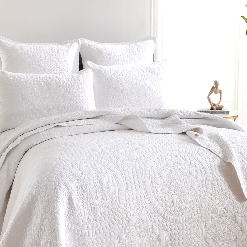Asher Jacquard Coverlet White Set by Renee Taylor Queen/King