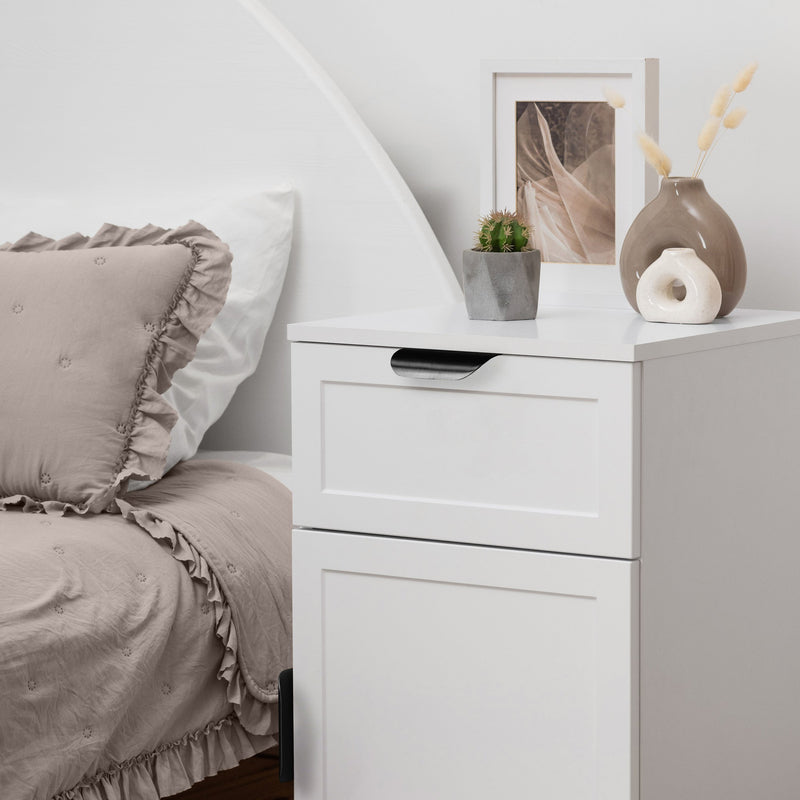 PORTO BEDSIDE TABLE - WHITE - HAMPTONS - PULL BLACK