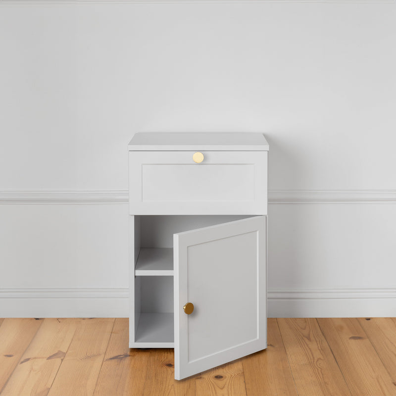 PORTO BEDSIDE TABLE - WHITE - HAMPTONS - ROUND BRASS