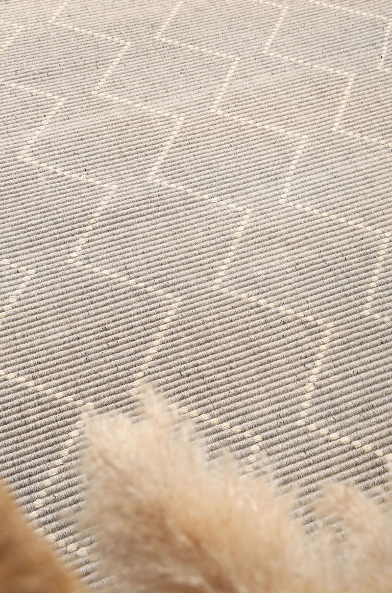 Leilani Diamond Tassel Grey Rug 160x230cm