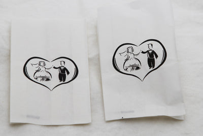 50 Pack Wedding Cake Bags Greaseproof Wax Paper Slice Take Home Favour Bride Groom in Heart