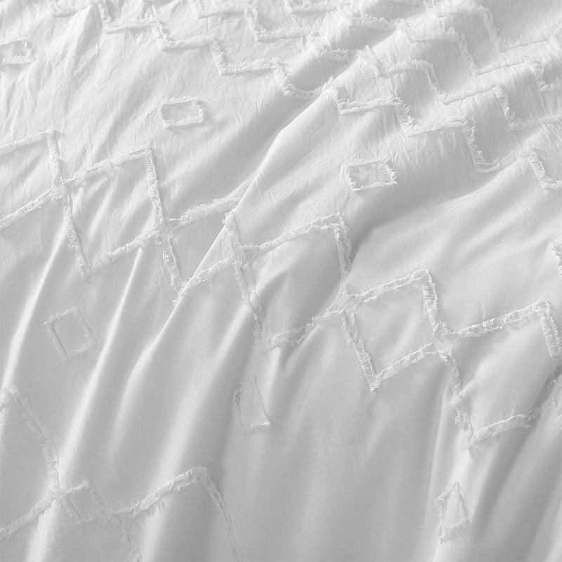 Big Sleep White Zig Zag Super Soft Tufted Quilt Cover Set Queen