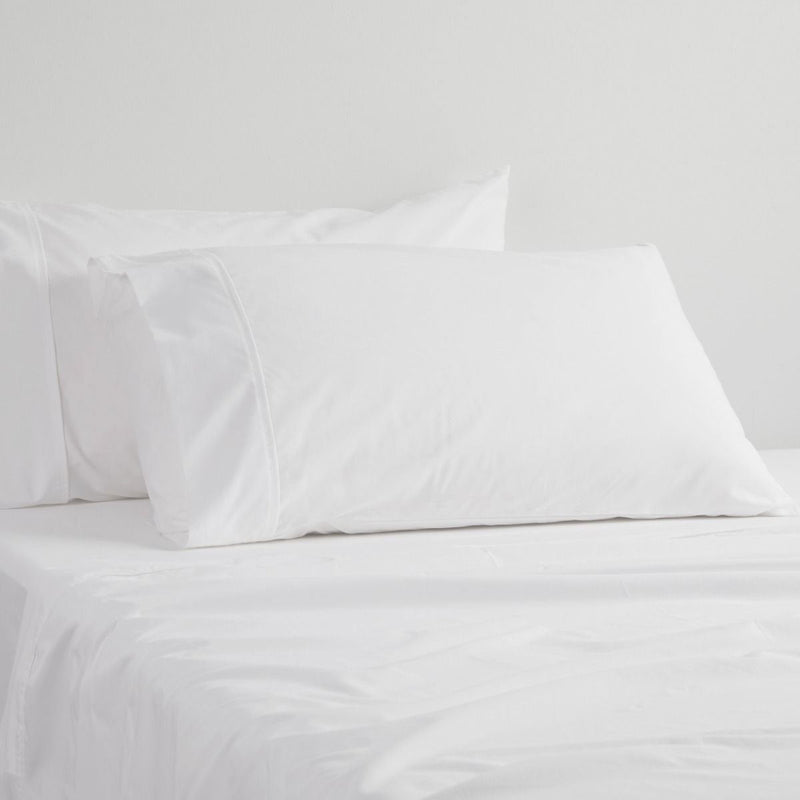 Logan and Mason 250TC 50% Polyester 50% Cotton Percale Sheet Set White 50cm Wall Queen