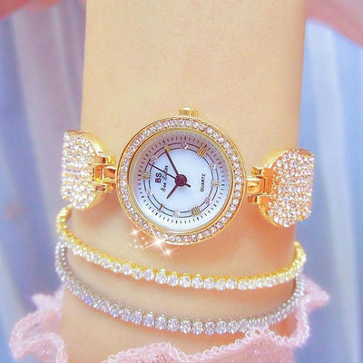 Diamond-inlaid Women Chain Watch - Elegant Accessory - Gold