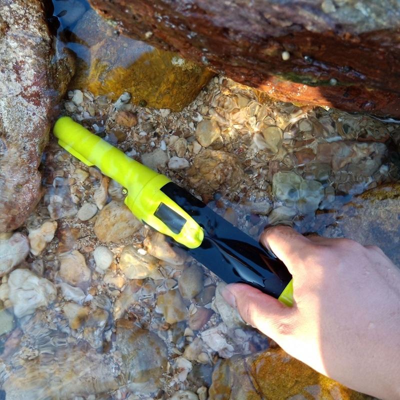 Waterproof Handheld Metal Detector With Lcd Display - Fluorescent Green