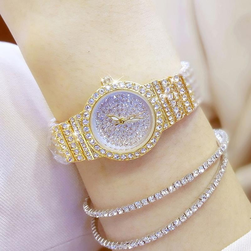 Starry Diamond Chain Women Wrist Watch - Silver Diamonds Surface