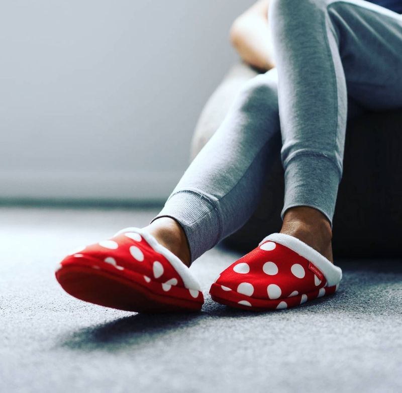 ARCHLINE Orthotic Slippers Slip On Scuffs Pain Relief Moccasins - Red Polka Dot - EUR 39 (Womens US 8)
