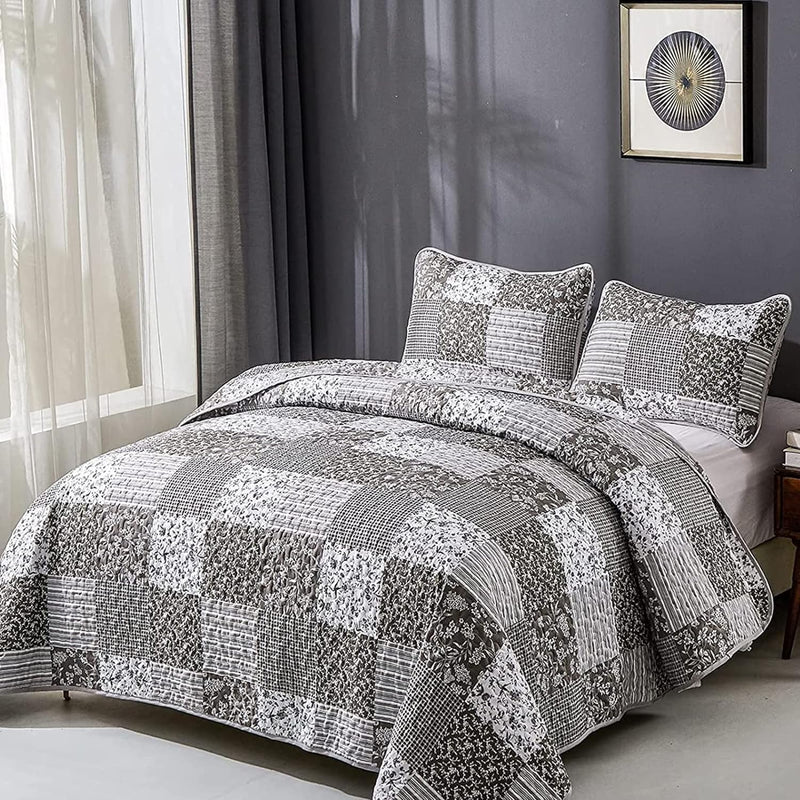 Bold Quilted bedspread and pillowcovers set: Make a Statement - Queen size