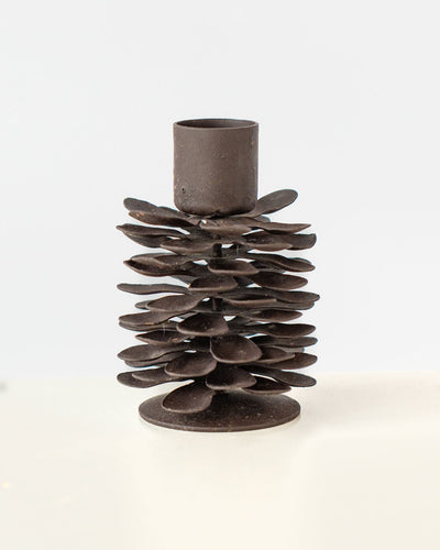 casa-verde-fir-cone-candleholder-antique-rust-8cm-