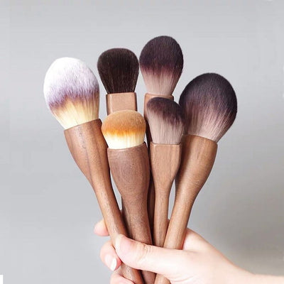 Three-color Flame Large Powder Brush Walnut Wood Makeup Brush Set - Powder, Blush, and Contour Brushes with Soft Fiber Bristles