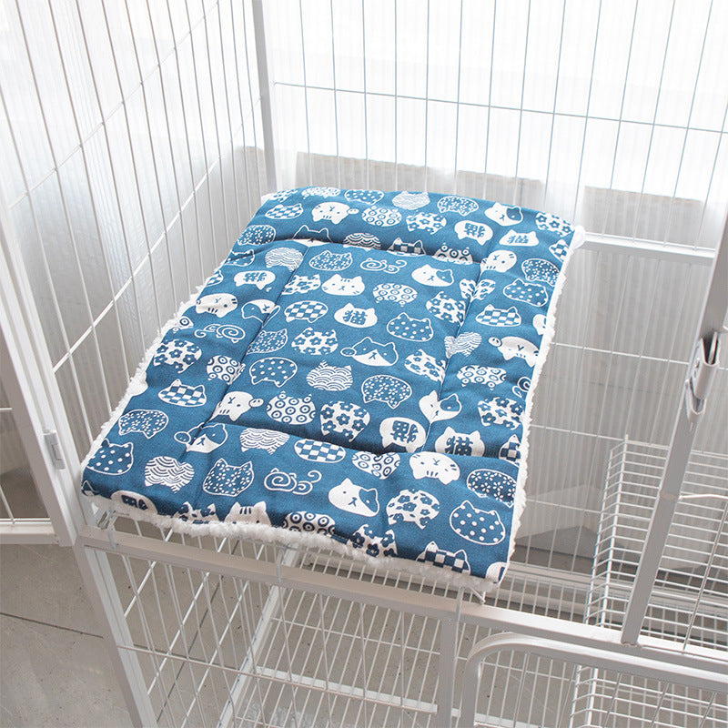 Tie-On Cat Cage Platform Pad - white cat pattern on Blue background (30x75cm)
