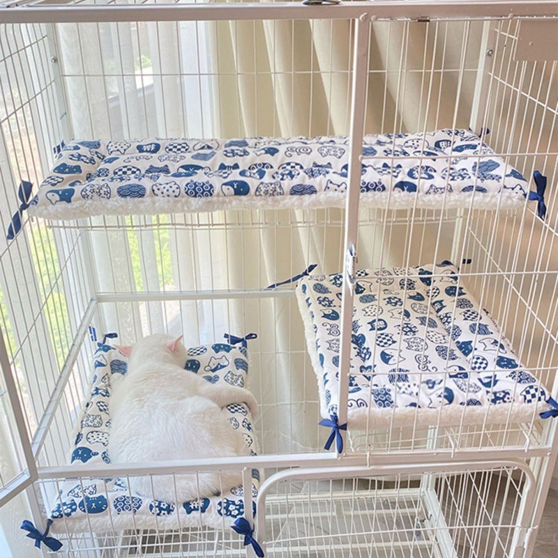 Cat Cage Platform Mat - Blue cat pattern on white background (40x60cm)