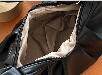 Black Pleated Handheld Underarm Bag - Stylish & Spacious Tote for Everyday Use