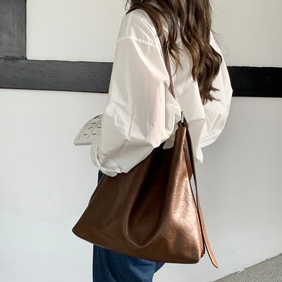 Brown Fashionable Minimalist Bucket Tote Bag - Versatile & Spacious for Daily Commutes