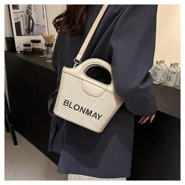 Small and lightweight khaki BLONMAY bucket bag, perfect for everyday use