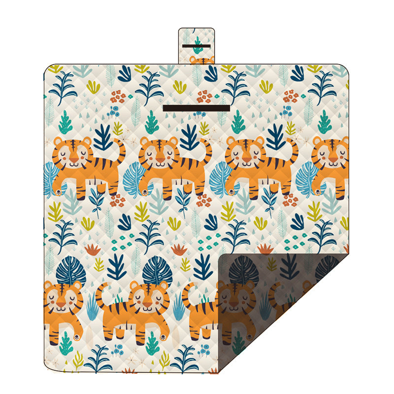 Waterproof Foldable Picnic Blanket with King of the Forest Print - 200x200cm