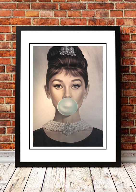 Audrey Hepburn ‘Bubblegum’ Pop Art Poster - Framed A3