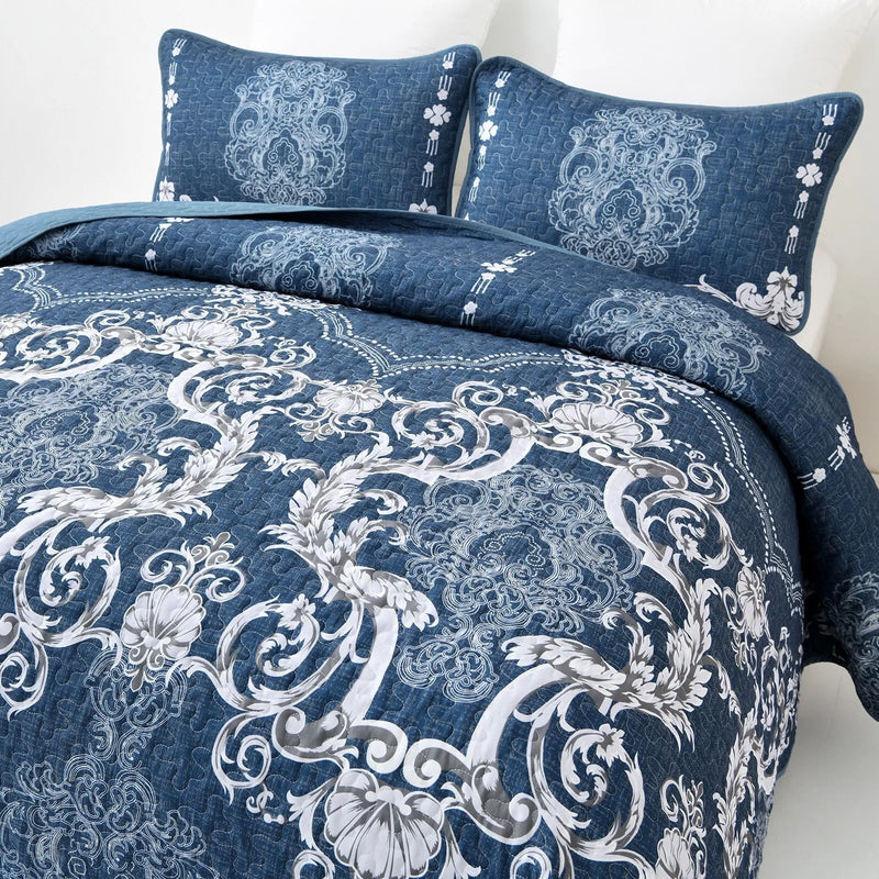 Alluring Quilted bedspread and pillowcovers set: Luxurious Bedroom Addition - Queen size Payday Deals