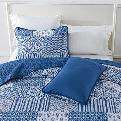 Blissful Quilted bedspread and pillowcovers set: Relax in Style - Queen size Payday Deals