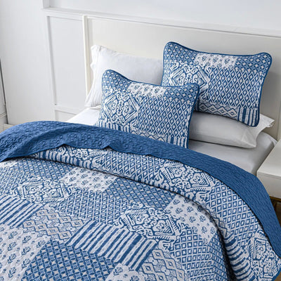 Blissful Quilted bedspread and pillowcovers set: Relax in Style - Queen size Payday Deals