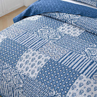 Blissful Quilted bedspread and pillowcovers set: Relax in Style - Queen size Payday Deals