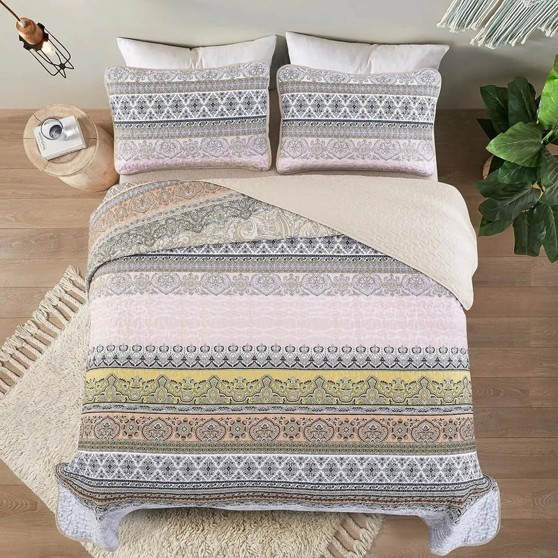 Crafted Quilted Bedspread and Pillowcases Set: A Testament to Skilled Craftsmanship - Queen size Payday Deals