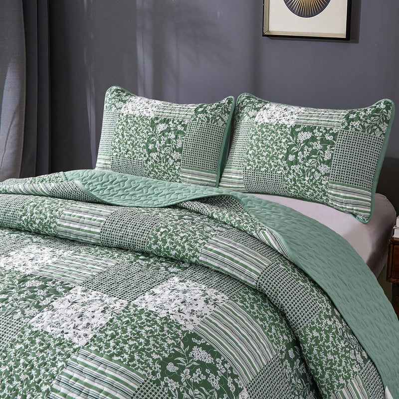 Delightful Quilted bedspread and pillowcovers set: Indulge in Comfort - Queen size Payday Deals