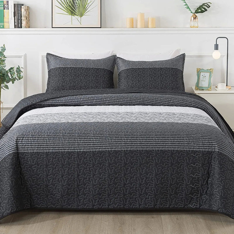 Detailed Quilted Bedspread and Pillowcases Set: A Signature of Quality and Style - Queen size Payday Deals