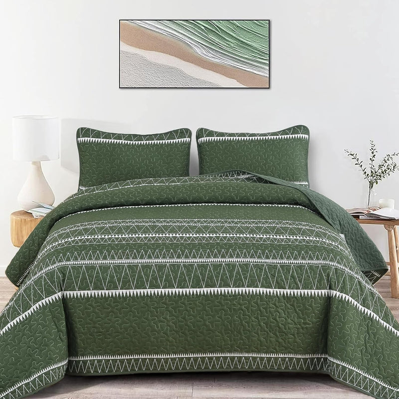 Elegant Quilted Bedspread and Pillowcases Set: Perfect for a Luxe Bedroom Feel - Queen size Payday Deals