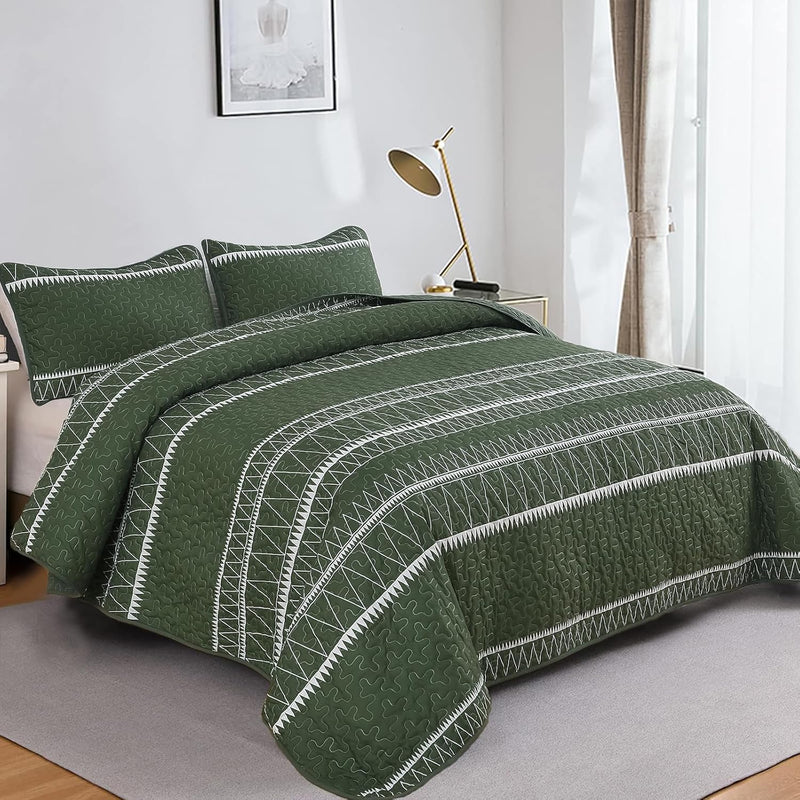 Elegant Quilted Bedspread and Pillowcases Set: Perfect for a Luxe Bedroom Feel - Queen size Payday Deals