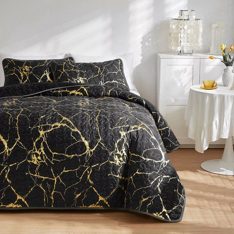 Exquisite Quilted bedspread and pillowcovers set: Experience Pure Comfort - Queen size Payday Deals