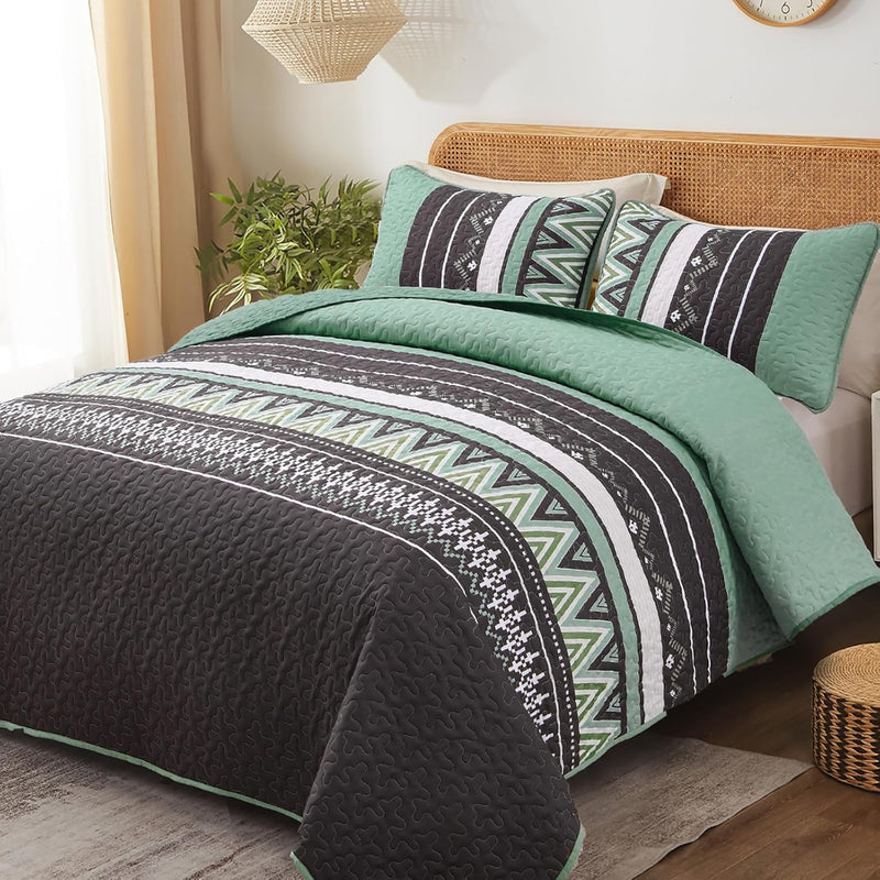 Neutral Quilted bedspread and pillowcovers set: Versatile Style - Queen size Payday Deals