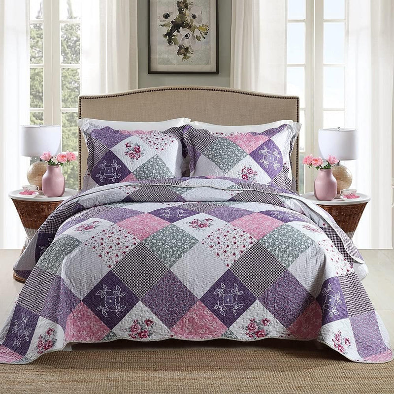 Quaint Quilted bedspread and pillowcovers set: Perfect for a Cozy Retreat - Queen size Payday Deals