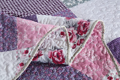 Quaint Quilted bedspread and pillowcovers set: Perfect for a Cozy Retreat - Queen size Payday Deals