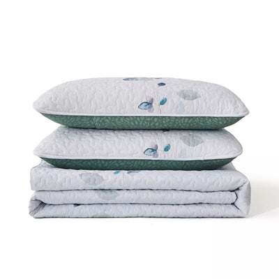 Refreshing Quilted bedspread and pillowcovers set: Cool and Inviting - Queen size Payday Deals