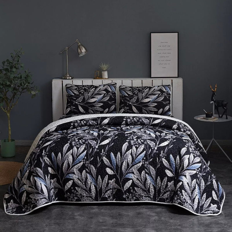 Whimsical Quilted bedspread and pillowcovers set: Add Fun to Your Space - Queen size Payday Deals