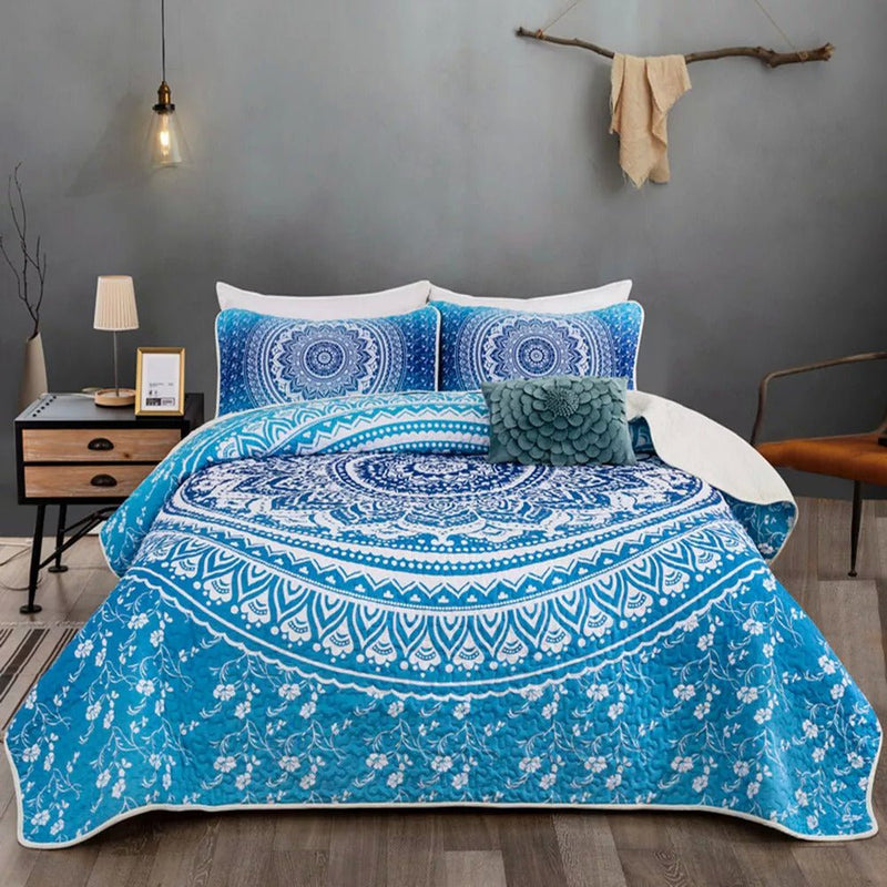 Xciting Quilted bedspread and pillowcovers set: Add Some Fun - Queen size Payday Deals