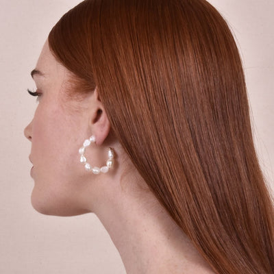 Culturesse Venus Freshwater Pearl Hoop Earrings