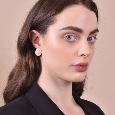 Culturesse Lachelle Vintage Pearl Clip-on Earrings