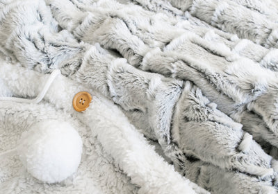 Seattle  HOODED SNUGGLE FAUX FUR BLANKET - 130X180CM