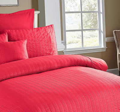 Seersucker King Size Quilt/Doona/Duvet Cover Set - Red