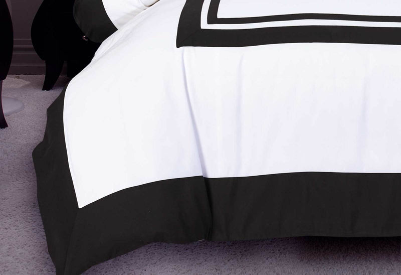King Size Modern White Black Rectangle Pattern Quilt Cover Set (3PCS)