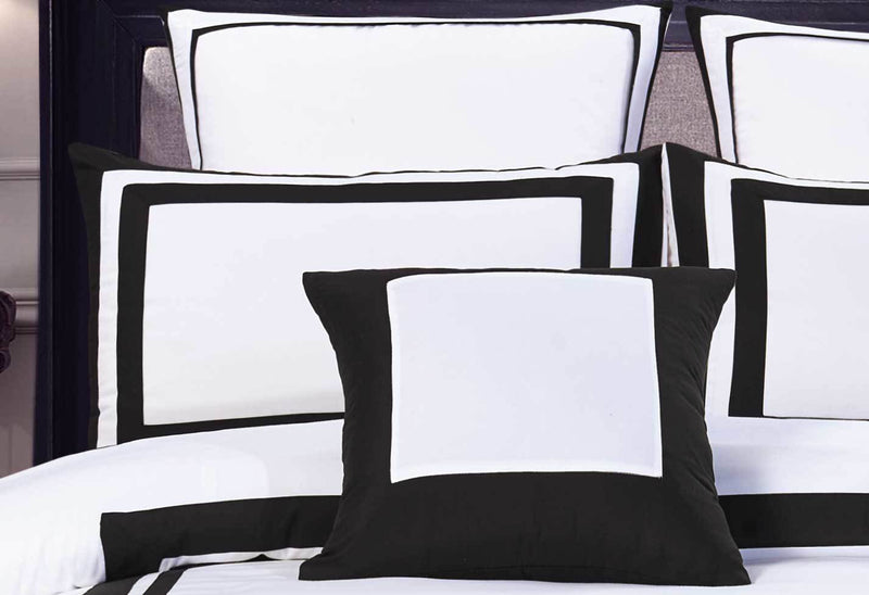 Size Modern White Black Rectangle Pattern Quilt Cover Set (3PCS)